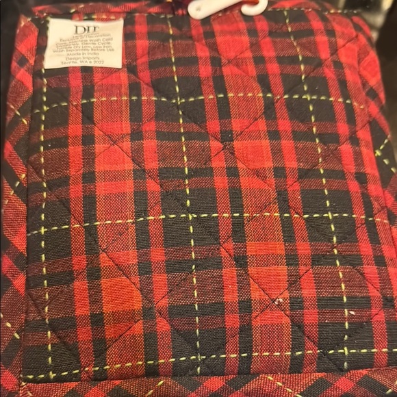 Red and Black Plaid Bear Kitchen Gift Set - potholder and kitchen towel - Picture 4 of 4